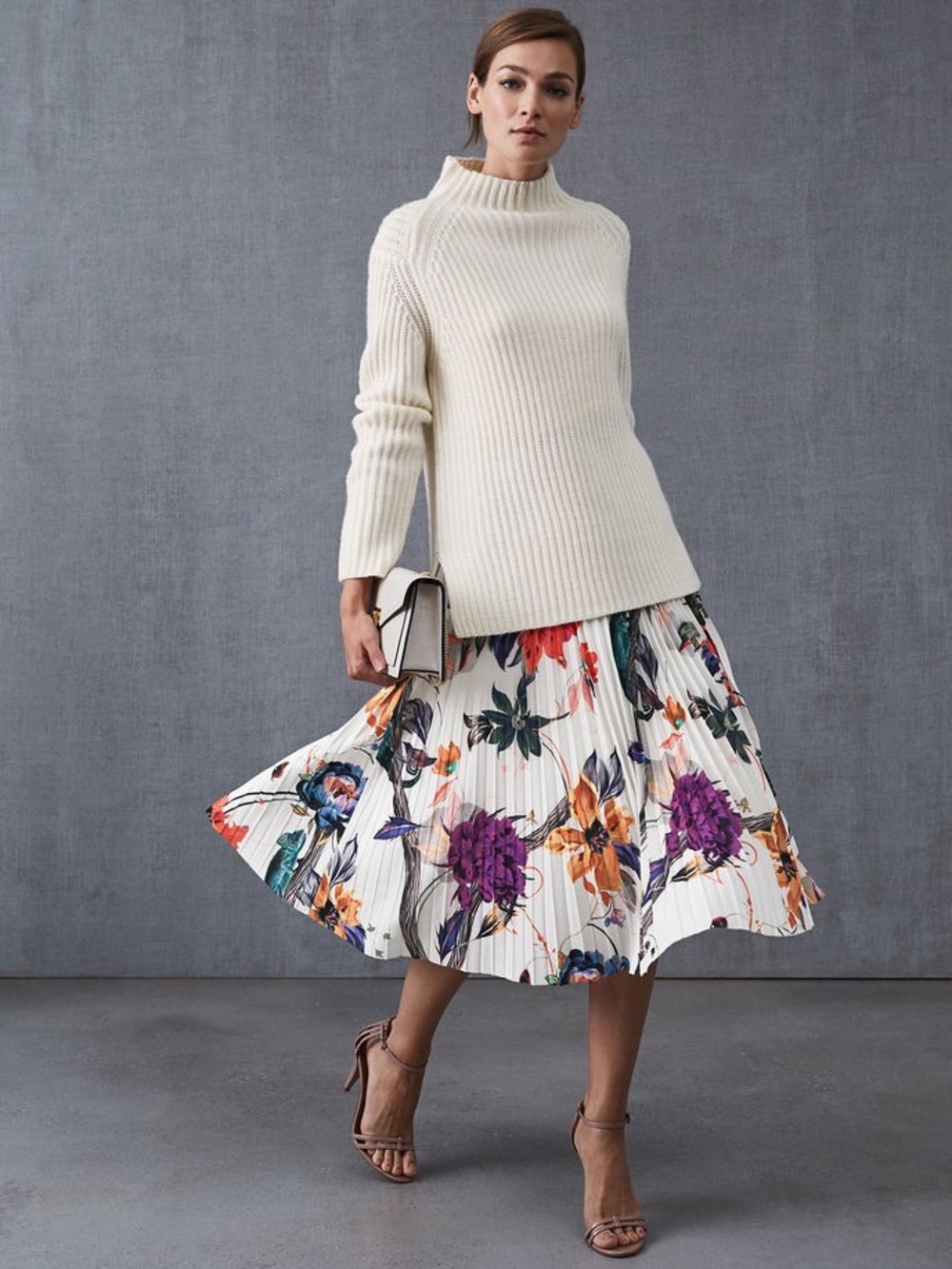 Reiss Mya Iguana Knife Pleated
Midi Skirt. Size 6. Ivory. - Picture 9 of 14